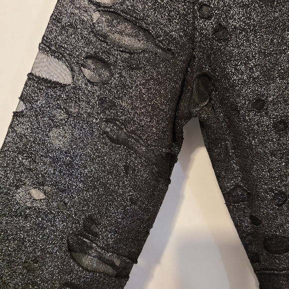 Black dress - Picture 3 of 4